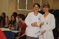 Prof. Leyla Gómez y Prof. Patricia Palma, académicas del Departamento de Patología y Medicina Oral 